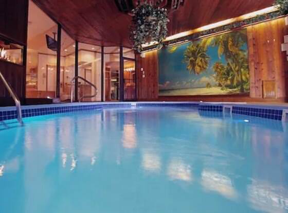 Sybaris Pool Suites Mequon allows check-in for 18 year-old guests