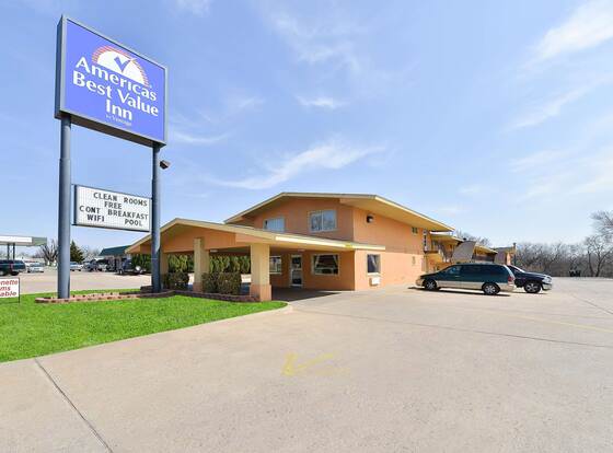 Americas Best Value Inn Ponca City allows check-in for 18 year-old guests