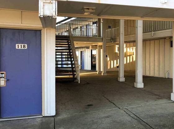 Motel 6 Goodlettsville, TN - Nashville allows check-in for 18 year-old guests