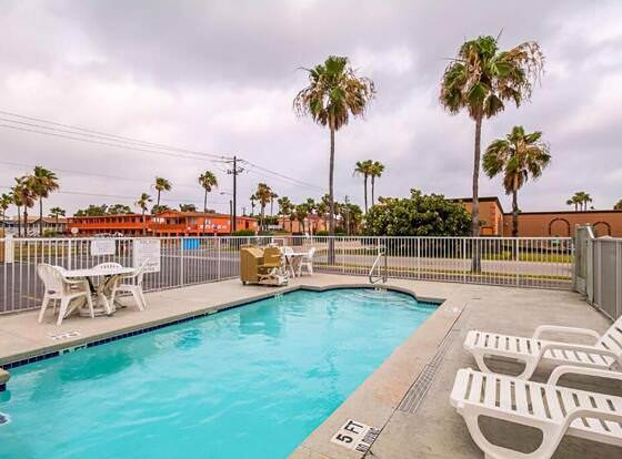 Ocean Inn South Padre Island allows check-in for 18 year-old guests