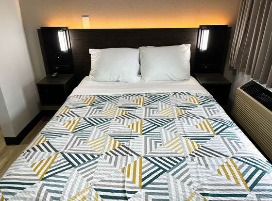 Studio 6 Lafayette, LA – I-10 & I-49 N allows check-in for 18 year-old guests