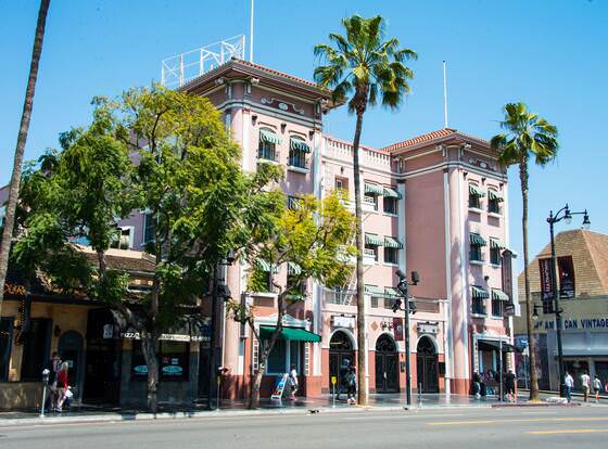 Ginosi Hudson Apartel allows check-in for 18 year-old guests