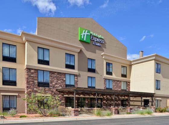 Holiday Inn Express & Suites Page, an IHG Hotel allows check-in for 18 year-old guests