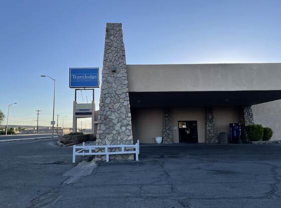 Travelodge by Wyndham Farmington Hwy 64 allows check-in for 18 year-old guests