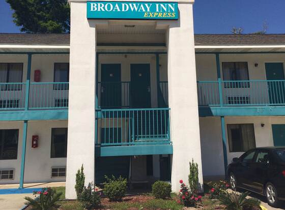 Broadway Inn Express allows check-in for 18 year-old guests