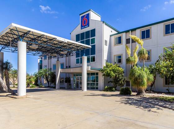 Motel 6 Harlingen, TX allows check-in for 18 year-old guests