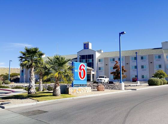 Motel 6 Las Cruces, NM - Telshor allows check-in for 18 year-old guests