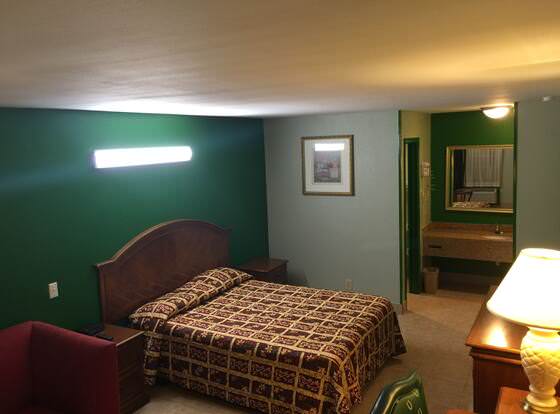 Texas Inn North Brownsville allows check-in for 18 year-old guests