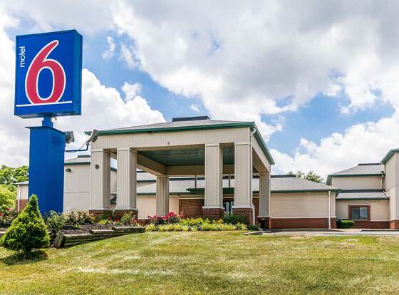 Motel 6 Georgetown, KY - Lexington North allows check-in for 18 year-old guests