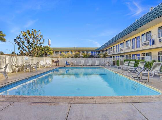 Motel 6 King City, CA allows check-in for 18 year-old guests