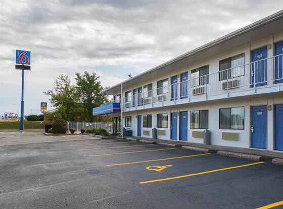 Motel 6 Rochester, MN allows check-in for 18 year-old guests