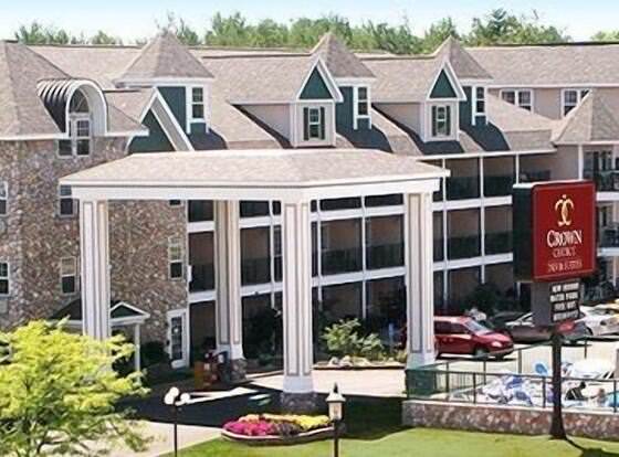 Crown Choice Inn & Suites Lakeview & Waterpark allows check-in for 18 year-old guests