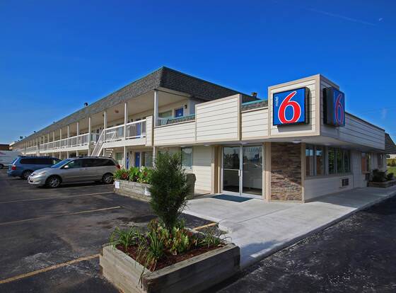 Motel 6 Lima, OH allows check-in for 18 year-old guests