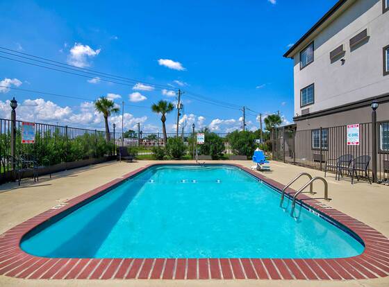 Studio 6 Sulphur, LA allows check-in for 18 year-old guests