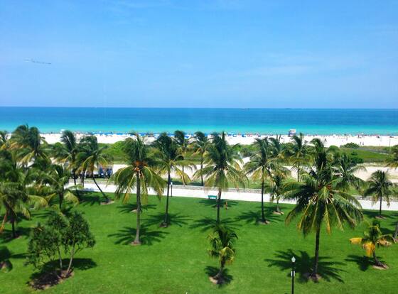 The Netherland 3 Bedroom by YouRent Vacations allows check-in for 18 year-old guests