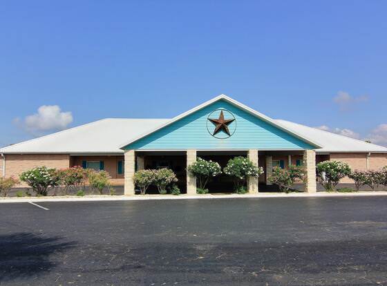 Shark Reef Resort Motel & Cottages allows check-in for 18 year-old guests