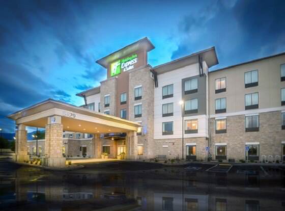 Holiday Inn Express & Suites Salt Lake City South - Murray, an IHG Hotel allows check-in for 18 year-old guests