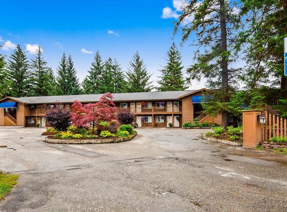 Best Western Country Lane Inn allows check-in for 18 year-old guests