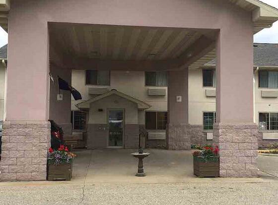 Osceola Grand Hotel allows check-in for 18 year-old guests