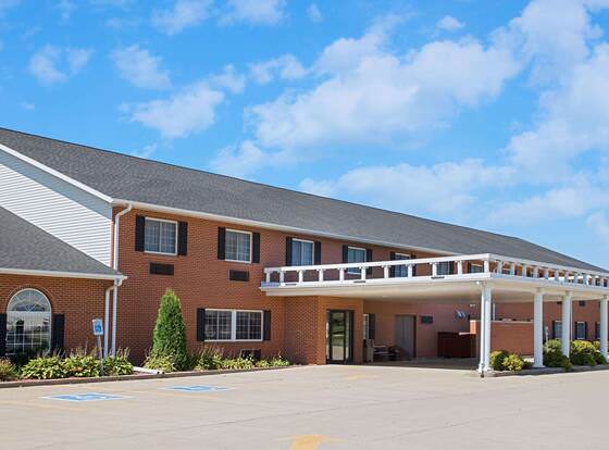 Super 8 by Wyndham New Hampton allows check-in for 18 year-old guests