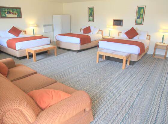 Bryce Zion Inn allows check-in for 18 year-old guests