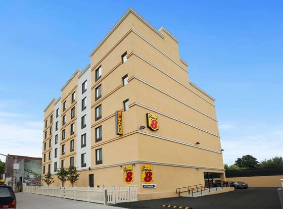Super 8 by Wyndham Bronx allows check-in for 18 year-old guests