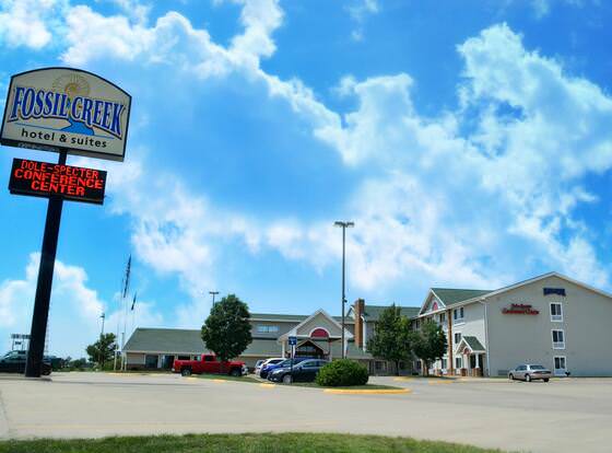 Fossil Creek Hotel And Suites allows check-in for 18 year-old guests