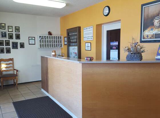 Budget Host Raton allows check-in for 18 year-old guests