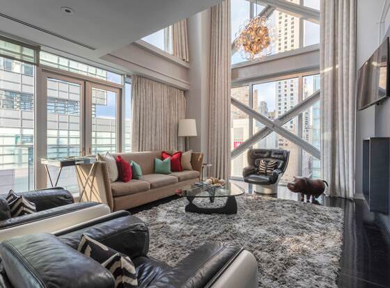 6 Columbus Central Park Hotel allows check-in for 18 year-old guests