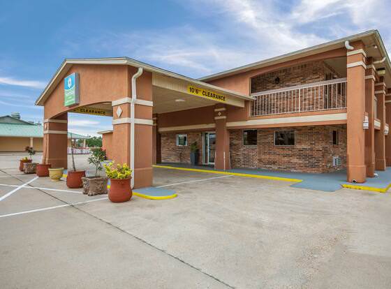 SureStay Hotel by Best Western Rockdale allows check-in for 18 year-old guests
