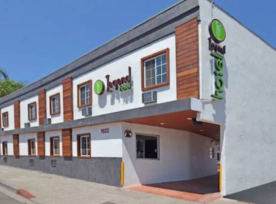 Legend Hotel Hollywood allows check-in for 18 year-old guests