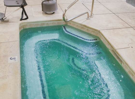 Best Western Northwest Lodge allows check-in for 18 year-old guests