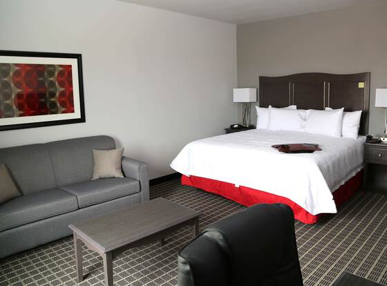 Hampton Inn Pearsall allows check-in for 18 year-old guests