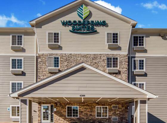 WoodSpring Suites Abilene allows check-in for 18 year-old guests