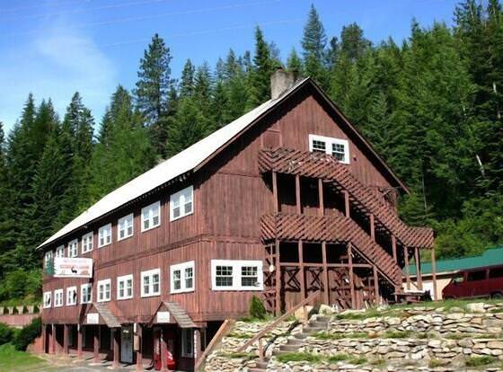 Bear Creek Lodge allows check-in for 18 year-old guests