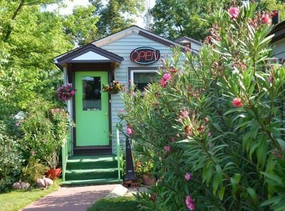 Deer Trail Motel allows check-in for 18 year-old guests