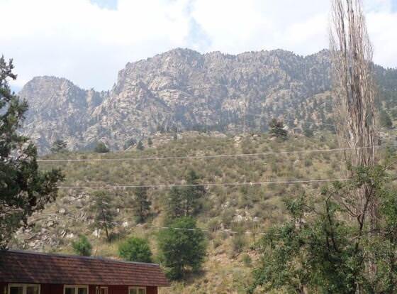 Stoney River Lodge allows check-in for 18 year-old guests