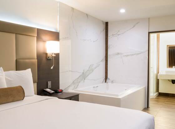 Hotel Xilo Glendale allows check-in for 18 year-old guests