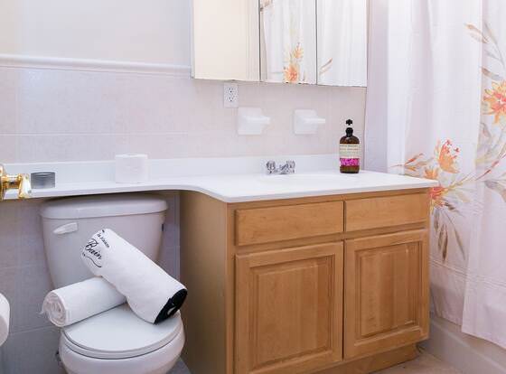 Times Square Grande Duplex allows check-in for 18 year-old guests