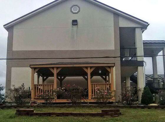 Super 8 by Wyndham Kiowa allows check-in for 18 year-old guests