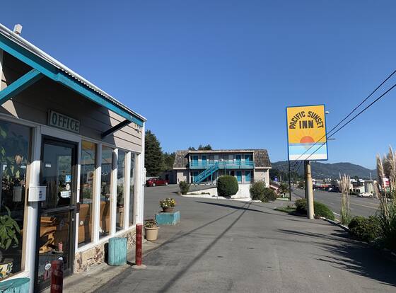 Pacific Sunset Inn allows check-in for 18 year-old guests