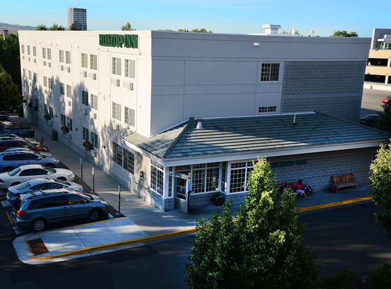 Hilltop Inn by Riversage allows check-in for 18 year-old guests