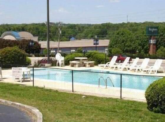 Scottish Inns allows check-in for 18 year-old guests