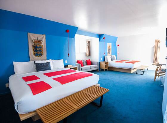 Hamlet Inn allows check-in for 18 year-old guests