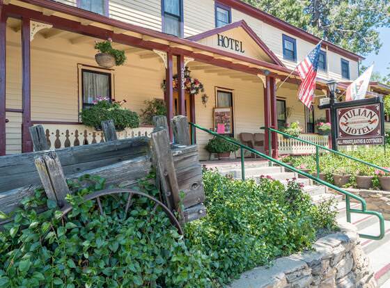 Julian Gold Rush Hotel allows check-in for 18 year-old guests