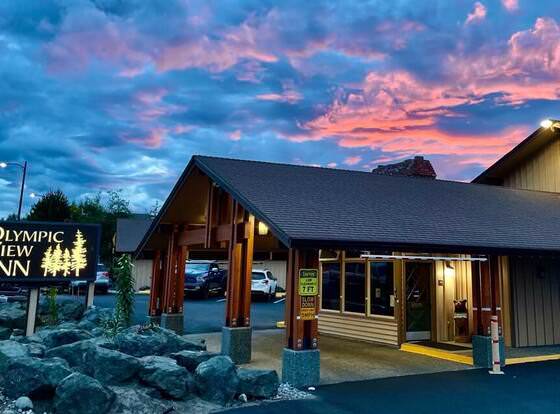 Olympic View Inn allows check-in for 18 year-old guests