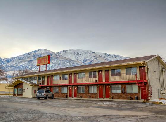 Galaxie Motel allows check-in for 18 year-old guests