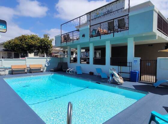 Pismo Beachwalker Inn & Suites allows check-in for 18 year-old guests