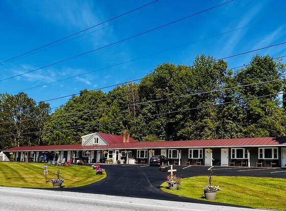 Sleep Woodstock Motel allows check-in for 18 year-old guests