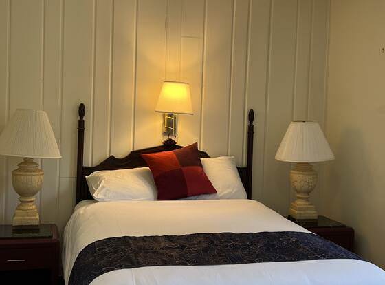 Itascan Motel allows check-in for 18 year-old guests